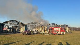 Cogliate incendio campo volo: gli hangar bruciati