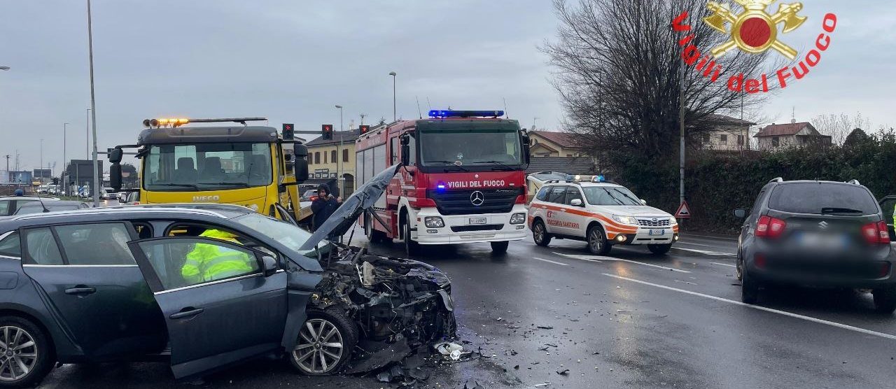Concorezzo incidente Sp 13 20 gennaio - foto Vigili del fuoco
