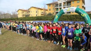 Cross per tutti gruppo giovani alla partenza - foto Fidal/Roberto Mandelli