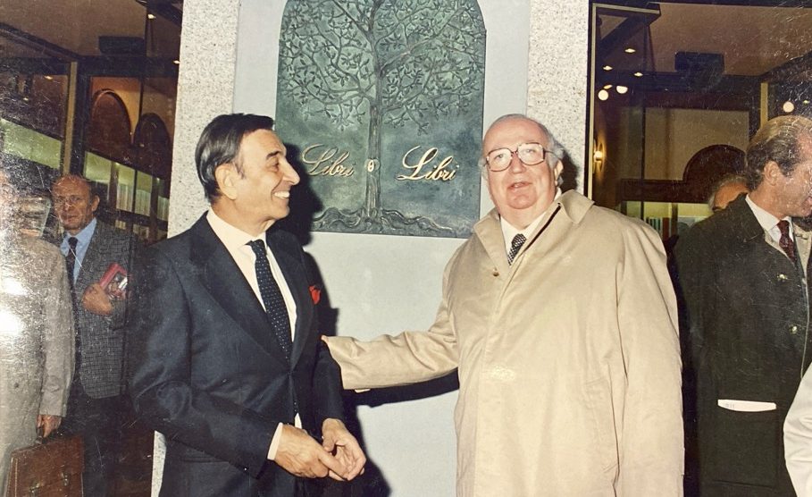 Giovanni Spadolini all'inaugurazione di Libri e Libri a Monza con il padre di Silvana Sada