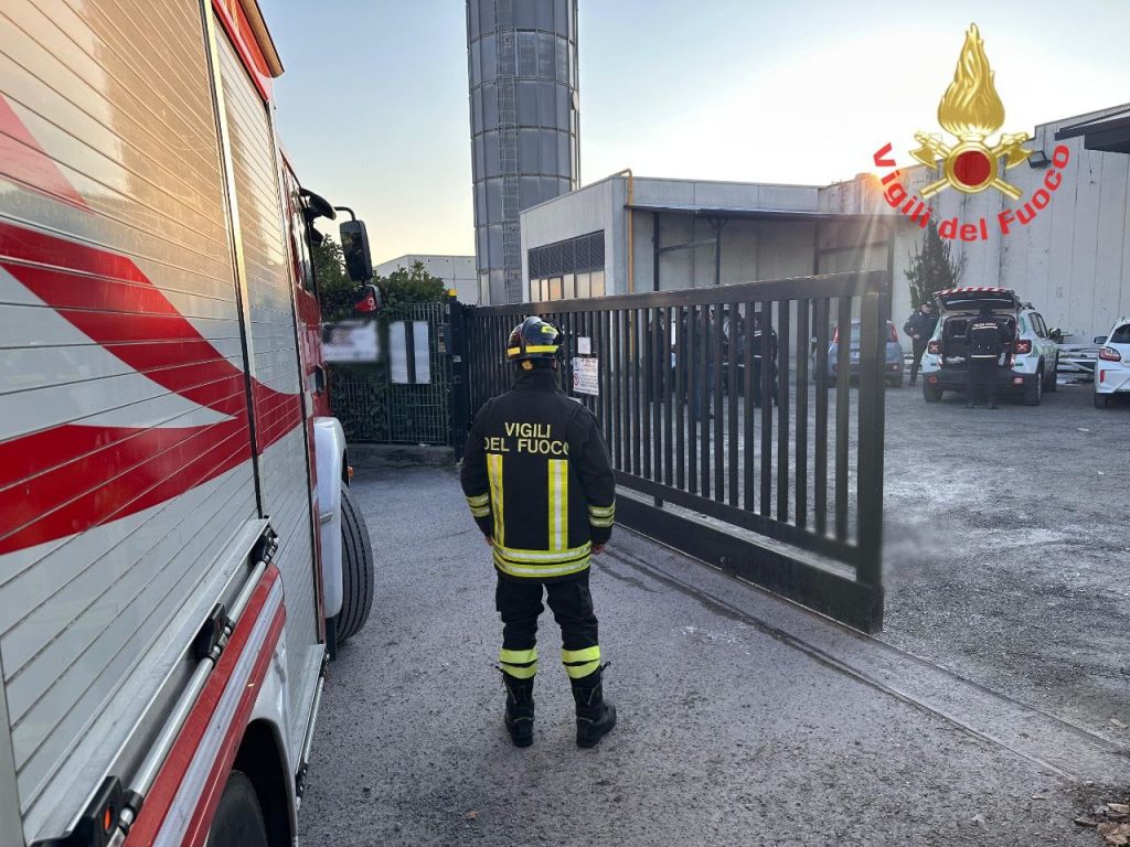 Giussano Incidente sul lavoro - foto Vigili del fuoco