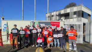 Ornago presidio Hydro Extrusion licenziamenti