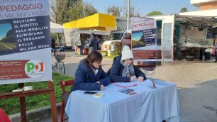 Lentate sul Seveso raccolta firme Pd