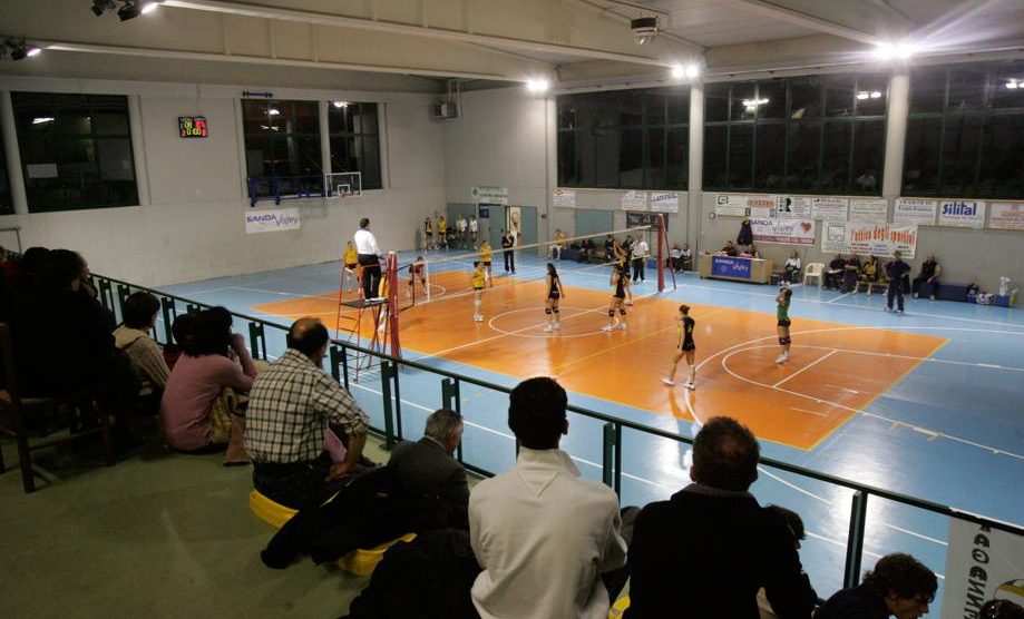 Monza palestra scuola Manzoni
