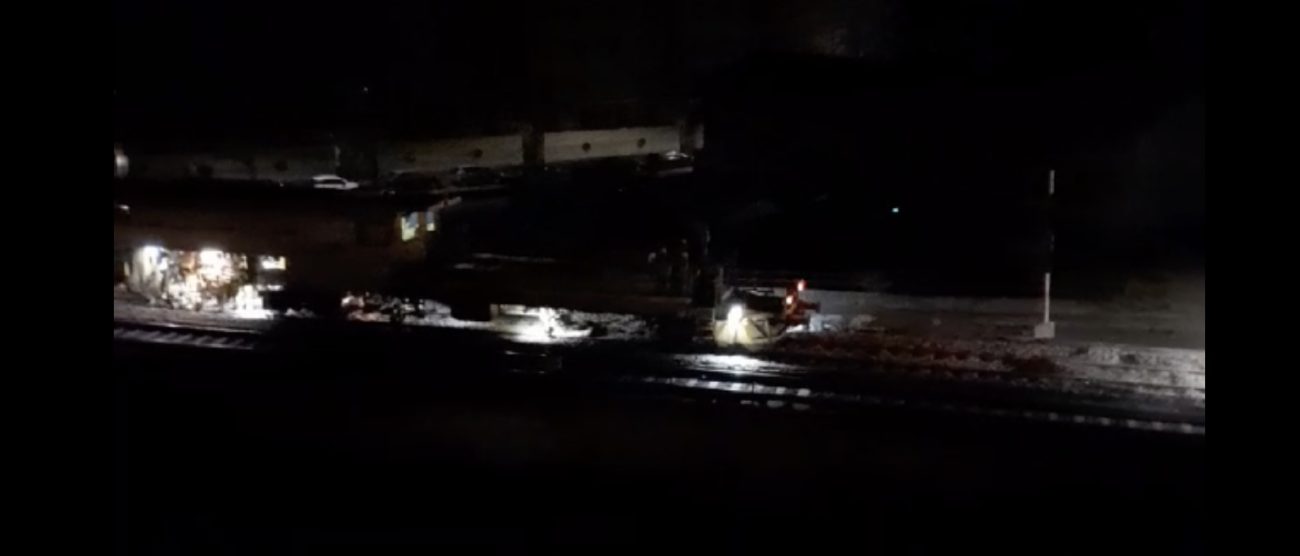 Un'immagine dei lavori ferroviari di notte a San Rocco