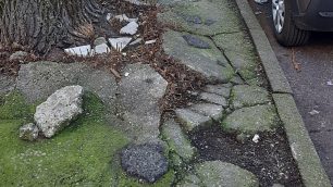 Un marciapiede di San Fruttuoso a Monza