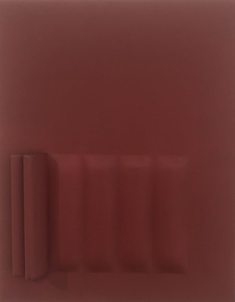 Agostino Bonalumi, Senza titolo (rosso), 1966, tela estroflessa, 50 x 40 cm