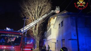 Incendio tetto Seveso