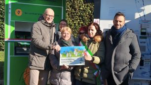 Lesmo Cem distributore sacchi rossi