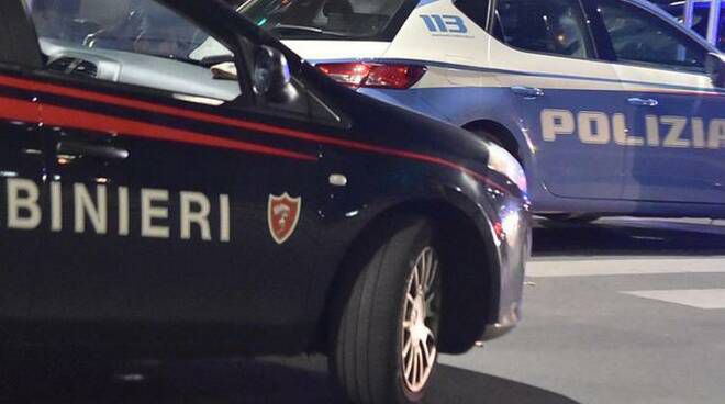 Pattuglie di carabinieri e polizia di Stato