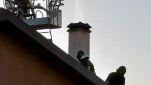 Vigili del fuoco in via Alberto da Giussano a Meda