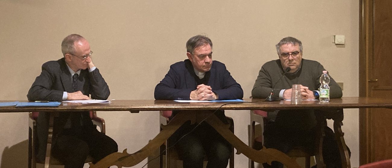 Fondo Schuster da sinistra, Guido Meregalli, l'arciprete Marino Mosconi ed Emanuele Patrini