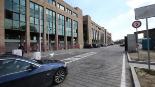 Monza parcheggi area piazza Cambiaghi