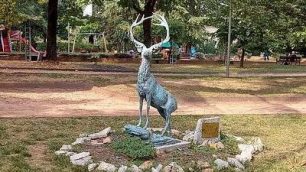 Ceriano Laghetto statua cervo