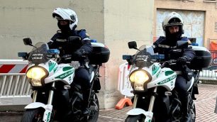 Gli agenti del Nucleo Intervento Rapido Motociclisti della Polizia Locale di Monza