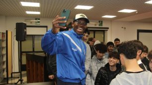 Carate Brianza Gilbert Nana incontro scuola
