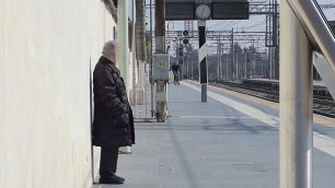 Una donna è stata soccorsa in stazione dalla Polizia locale di Seregno, in quanto in stato confusionale
