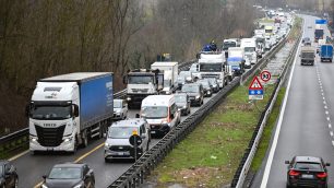 Statale 36 incidente Capriano Biosco nord coda