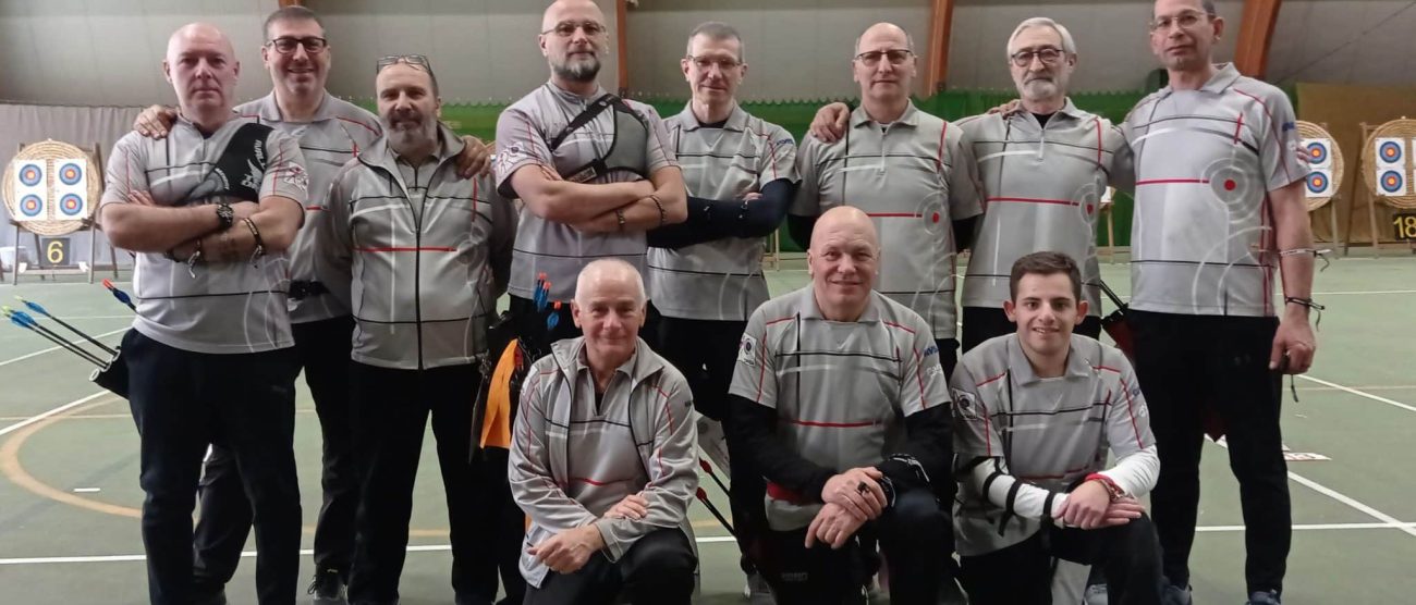 Tiro arco Monza Un gruppo di arcieri 2025