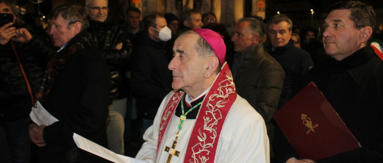 Monsignor Mario Delpini Via Crucis a Seregno - foto di repertorio