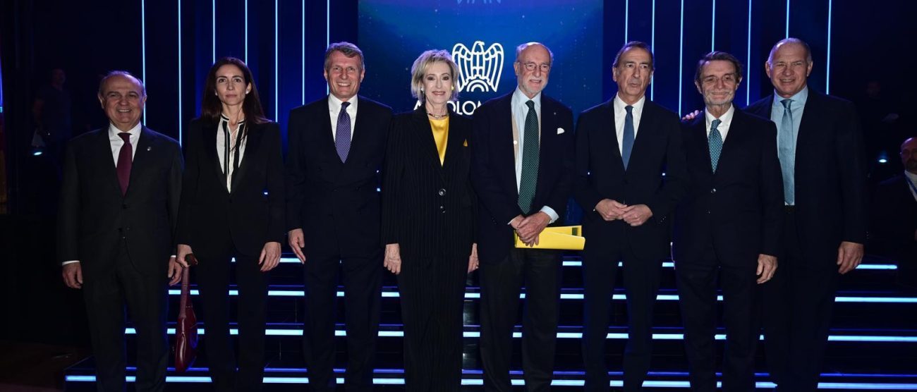 Assolombarda Awards, da sinistra Giuseppe Fontana, Ambra Martone, Alessandro Spada, Letizia Moratti, Gian Felice Rocca, Giuseppe Sala, Attilio Fontana, Sergio Dompé