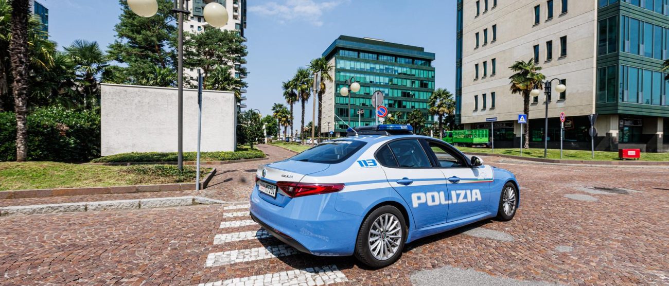 Una volante della Polizia di Stato di Monza