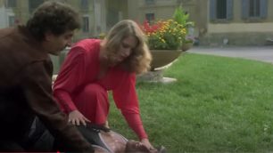 Eleonora Giorgi alla Villa reale in "Mani di velluto"
