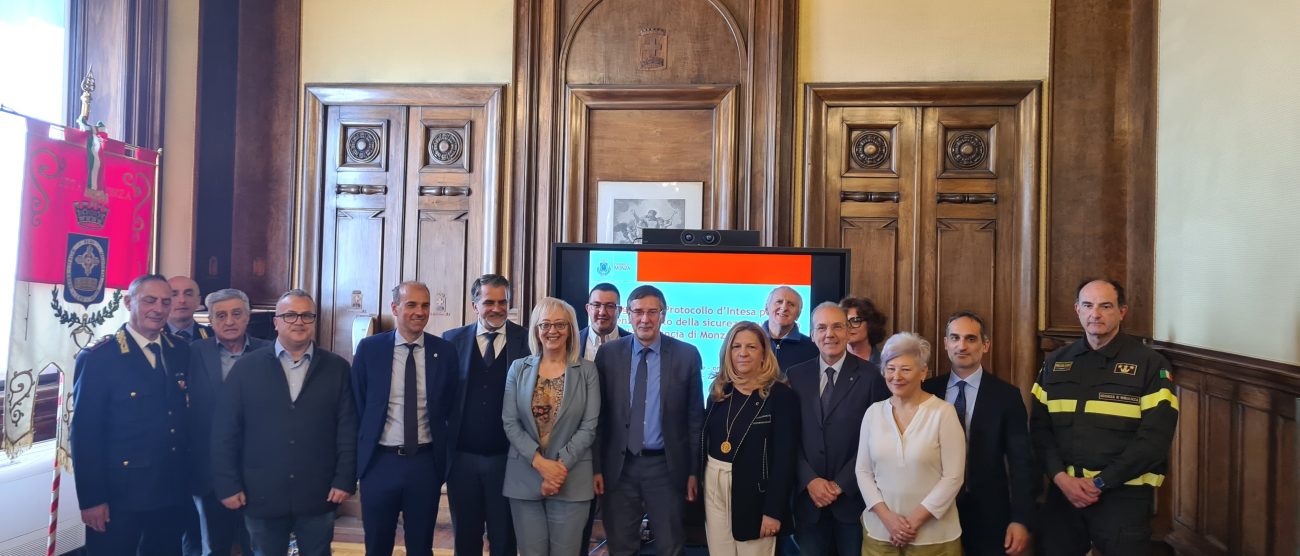 Firma del protocollo per la sicurezza sul lavoro in Comune a Monza