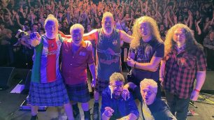 Modena City Ramblers in concerto. - foto dalla pagina Facebook ufficiale