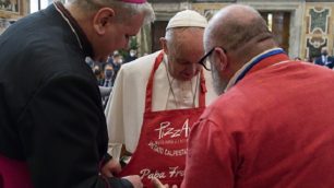 Monza PizzAut Papa Francesco con Nico Acampora e il desiano don Luca Raimondi