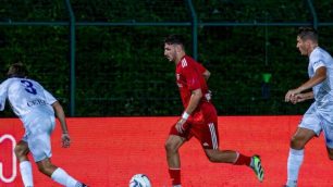 Calcio Eccellenza Calmi Samuele Meda maglia rossa
