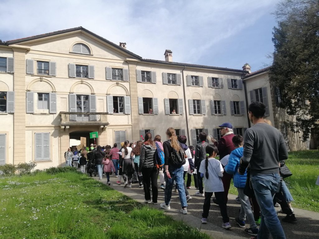 Nova Milanese caso scuole il corteo attraversa il Centro di villa Brivio