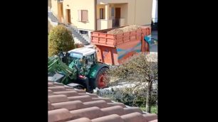 Arcore trattori via Del Roccolo Pedemontana - foto da Facebook