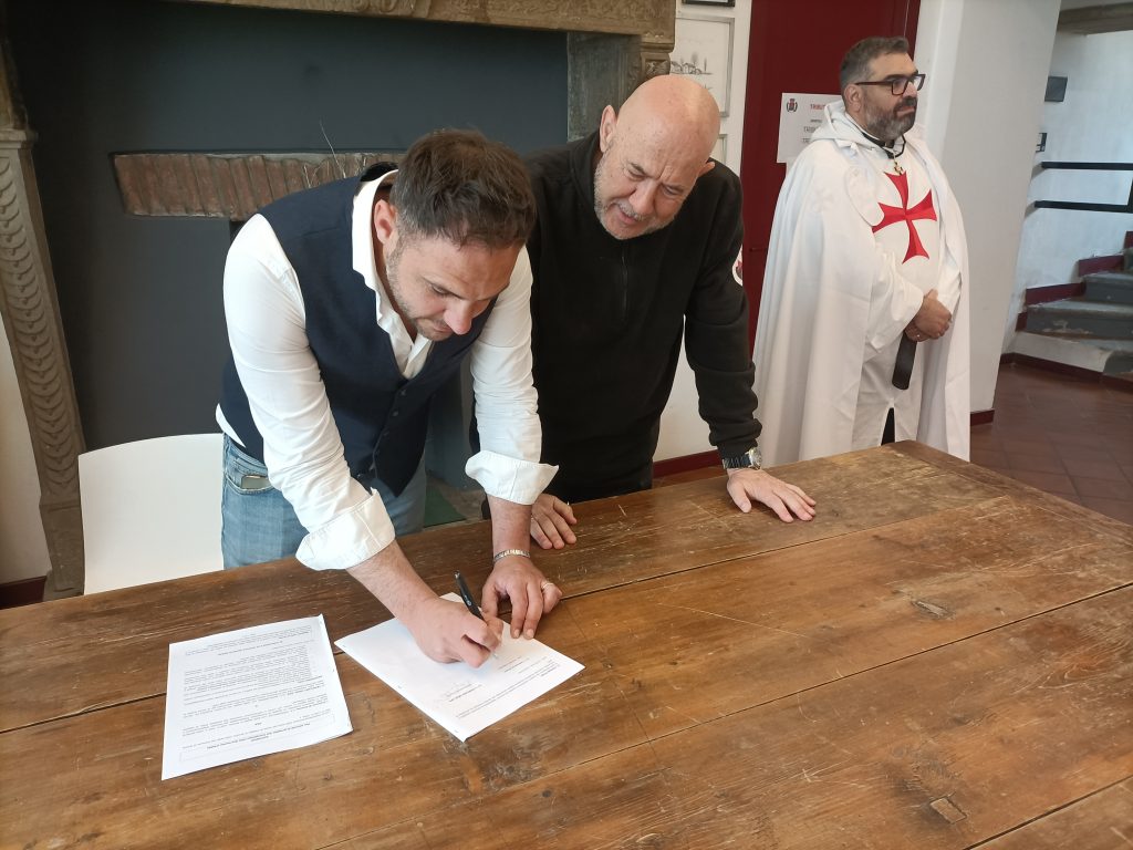 Arcore firma convenzione Comune e Templari Oggi