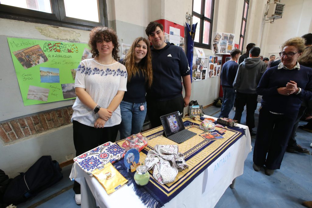 Giornata dell'Europa Scuola esperienze Erasmus - foto Radaelli