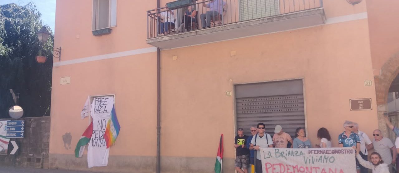 Giro d'Italia 2025 No Pedemontana al passaggio a Gerno di Lesmo