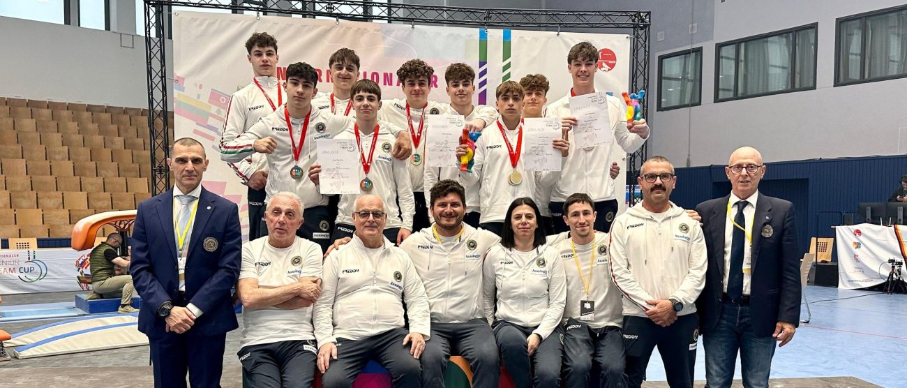 GINNASTICA gruppo atleti e staff tecnico azzurro a Berlino 2025 Foto Federginnastica
