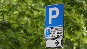 Giussano parcheggio via Aliprandi disco orario