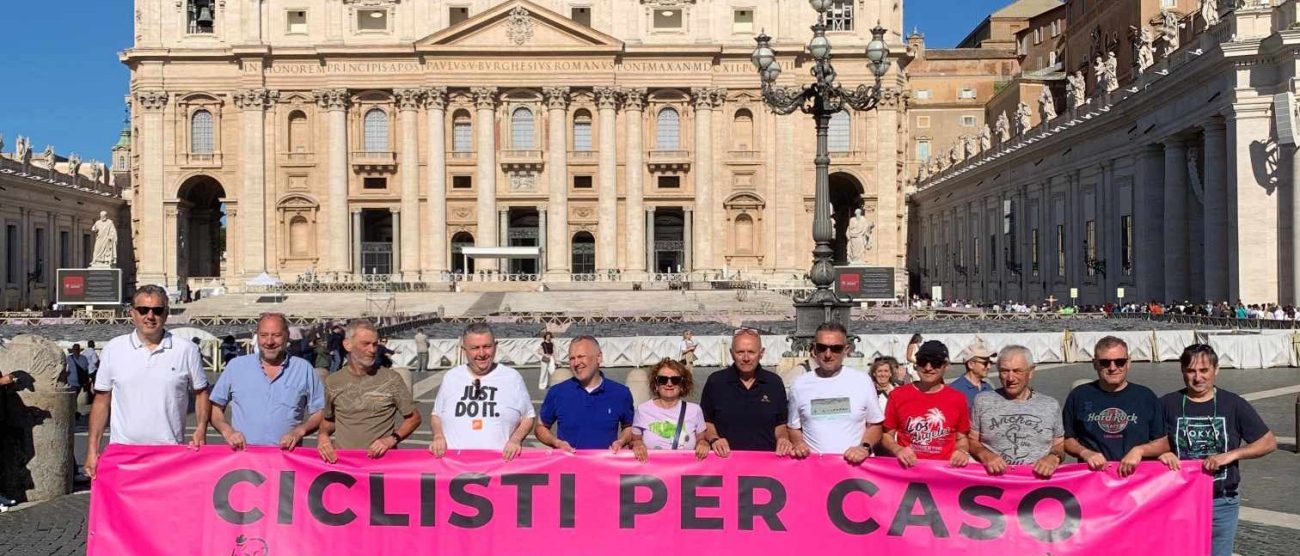 Paderno gruppo ciclisti per caso