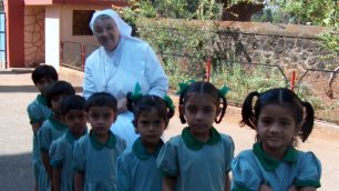 Seregno Auxilium India ventennale