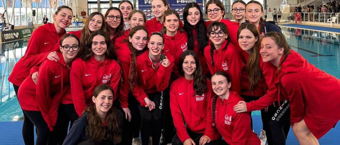 Seregno nuoto artistico gruppo juniores Ostia 2025