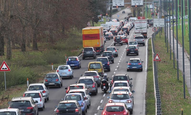 Viale Fulvio Testi traffico Cinisello Balsamo - foto repertorio