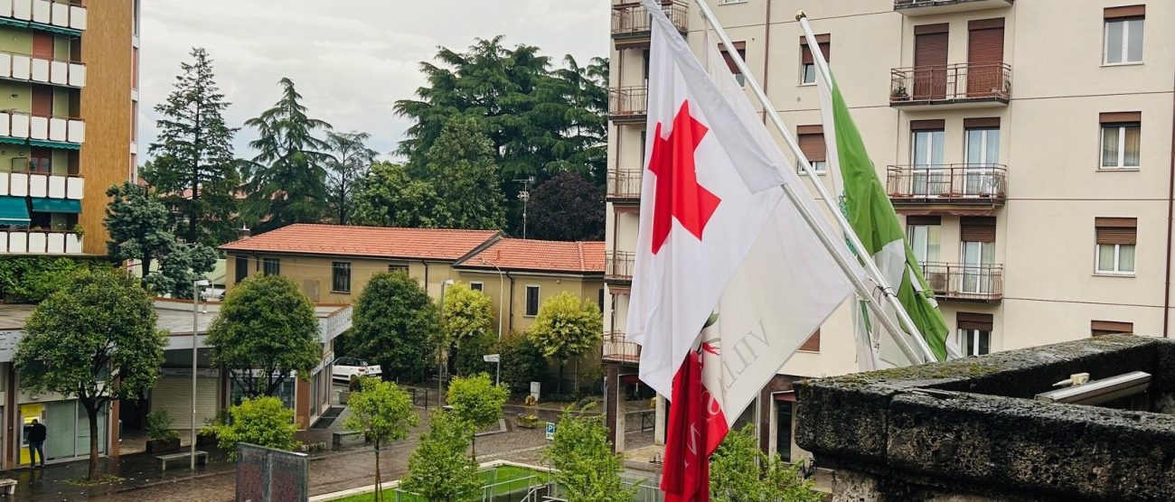Villasanta Croce rossa Bandiera Comune
