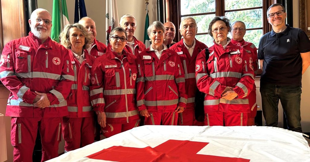 Villasanta Croce rossa Bandiera gruppo