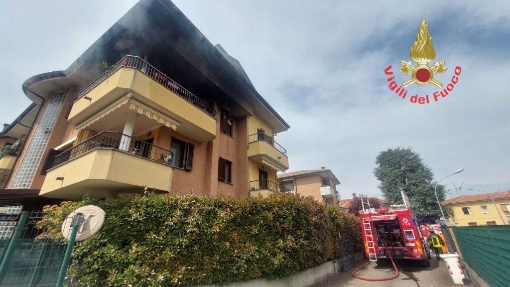 Incendio in via Como a Cesano Maderno