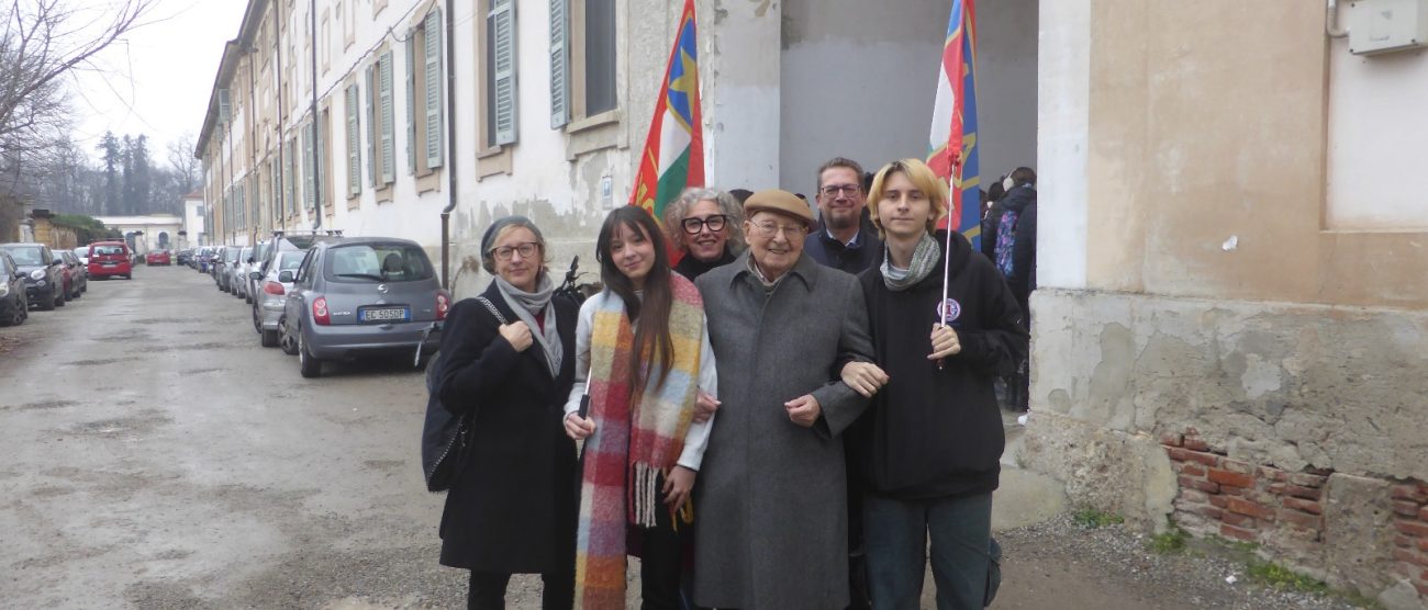 Al centro il partigiano Franco Rossi di Monza