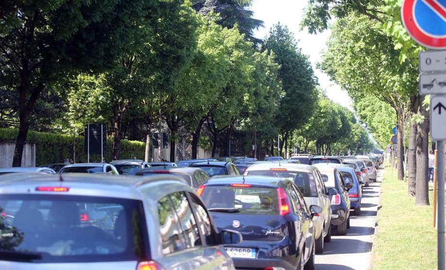 Monza viale Brianza traffico parco