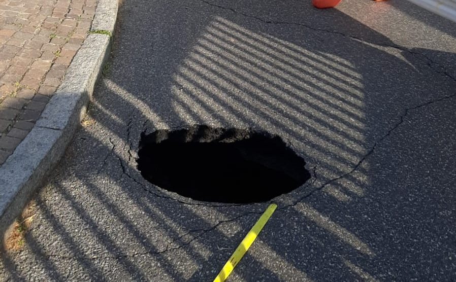 Monza buca viale Sicilia - foto Brianzacque