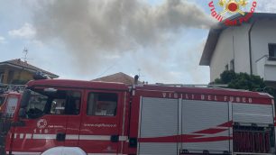 Il tetto in fiamme a Triuggio