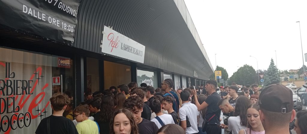 Raffaele Di Donato, noto come Fefè il Barbiere del blocco ha aperto il suo primo barber shop a Lissone